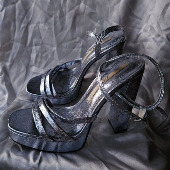 ZARA BLUE METALLIC STRAPPY PLATFORM SANDALS Sz 37/6.5 - Picture 1 of 7